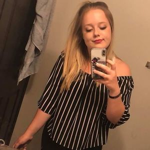 Meet your Posher, Felisha
